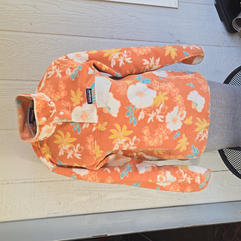 Patagonia floral pullover fleece